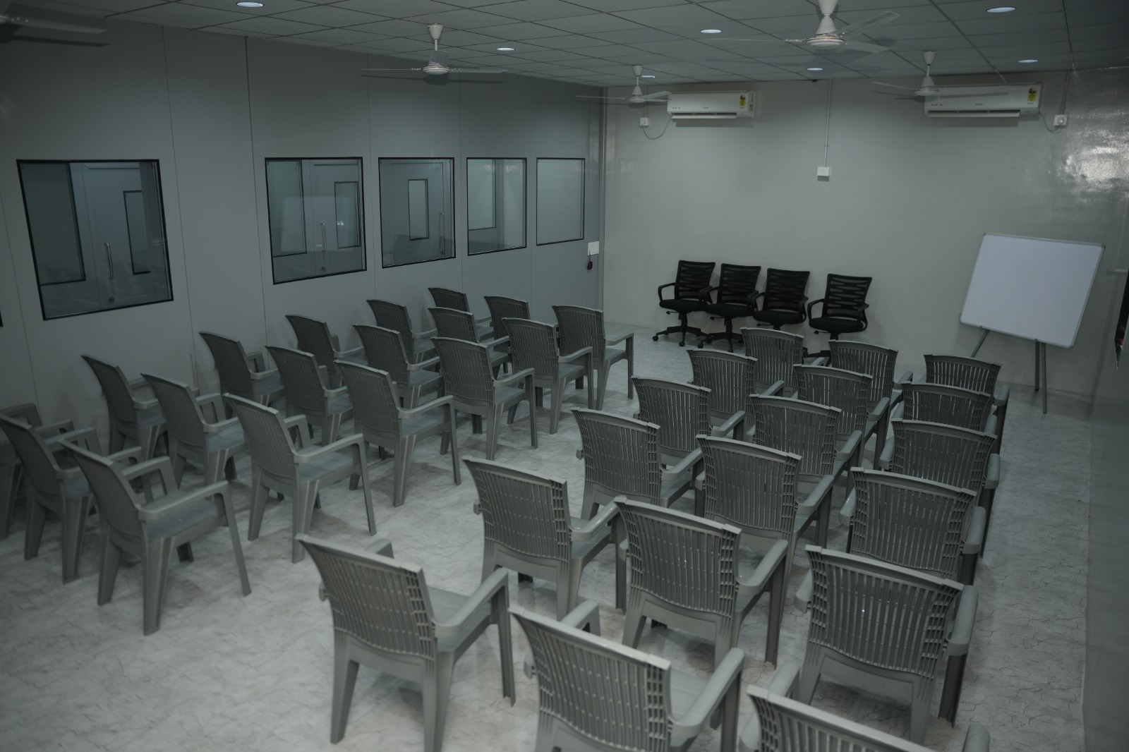 TRAINING ROOM